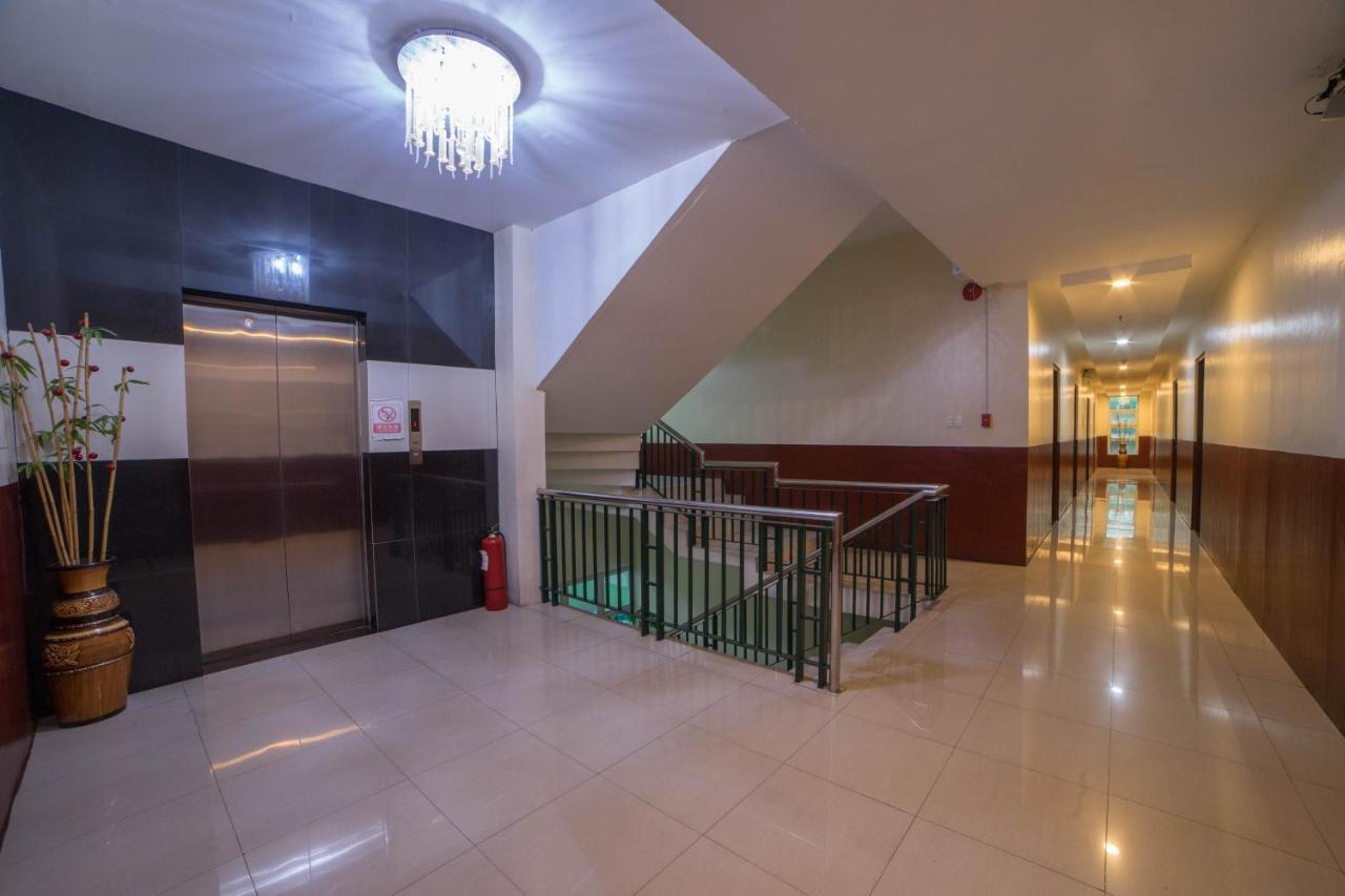 Reddoorz Plus @ Balibago Angeles City Exterior foto